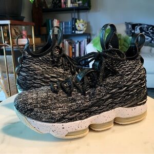 Nike Lebron 15 Ashes Sock Sneakers, Size 7Y (Women’s 8-8.5)